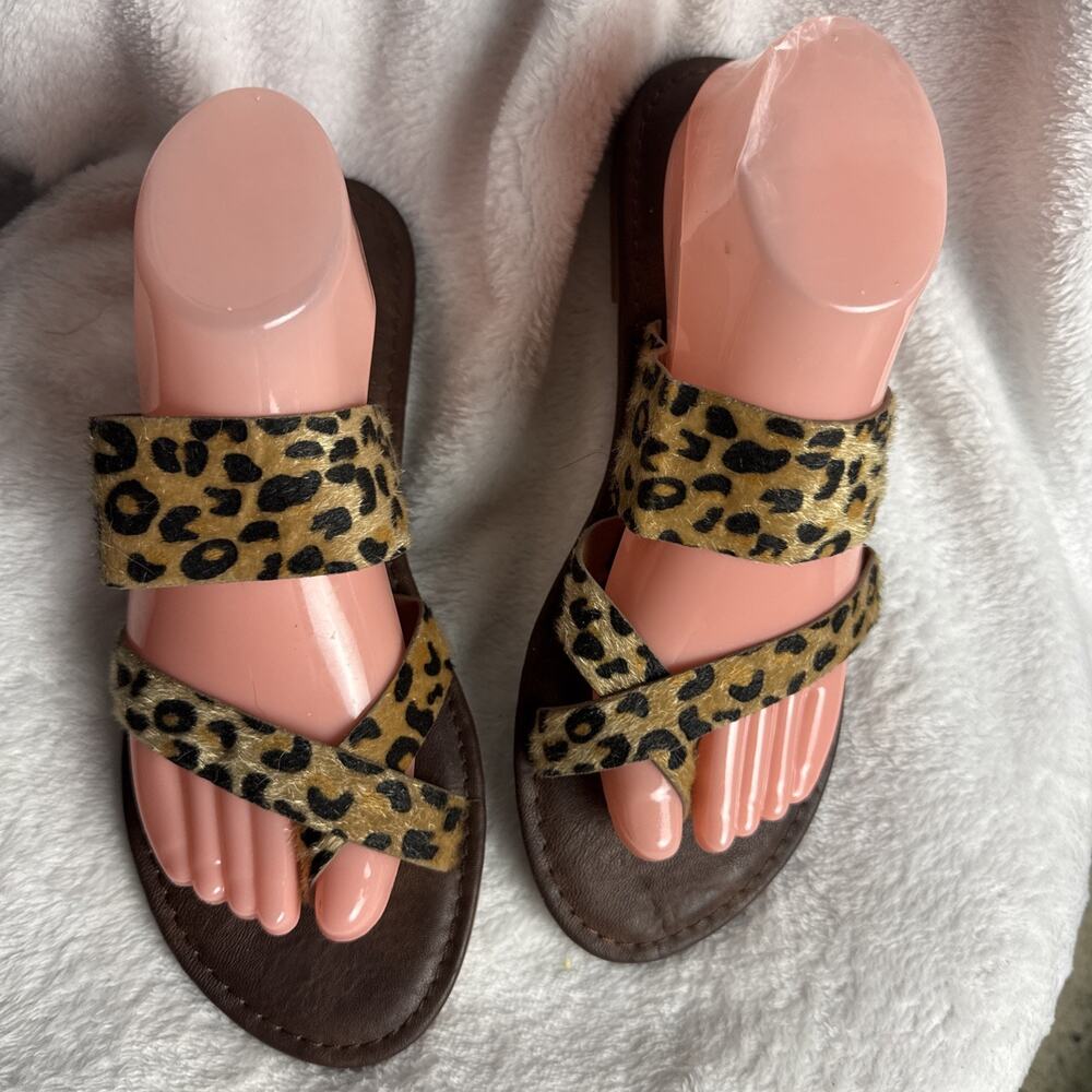 Seven7 Women’s Sz 10 Cheetah Faux Leather Toe Ring Slip On Maldives Sandals NEW
